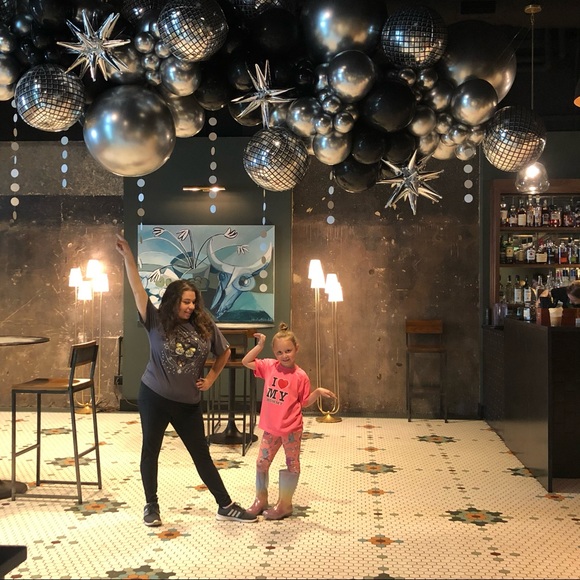 MEET YOUR POSHER - Picture 8 of 15